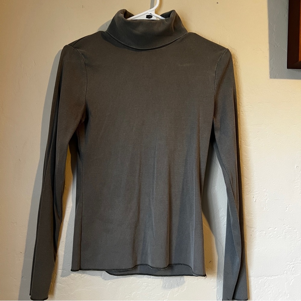 Green Turtle Neck
